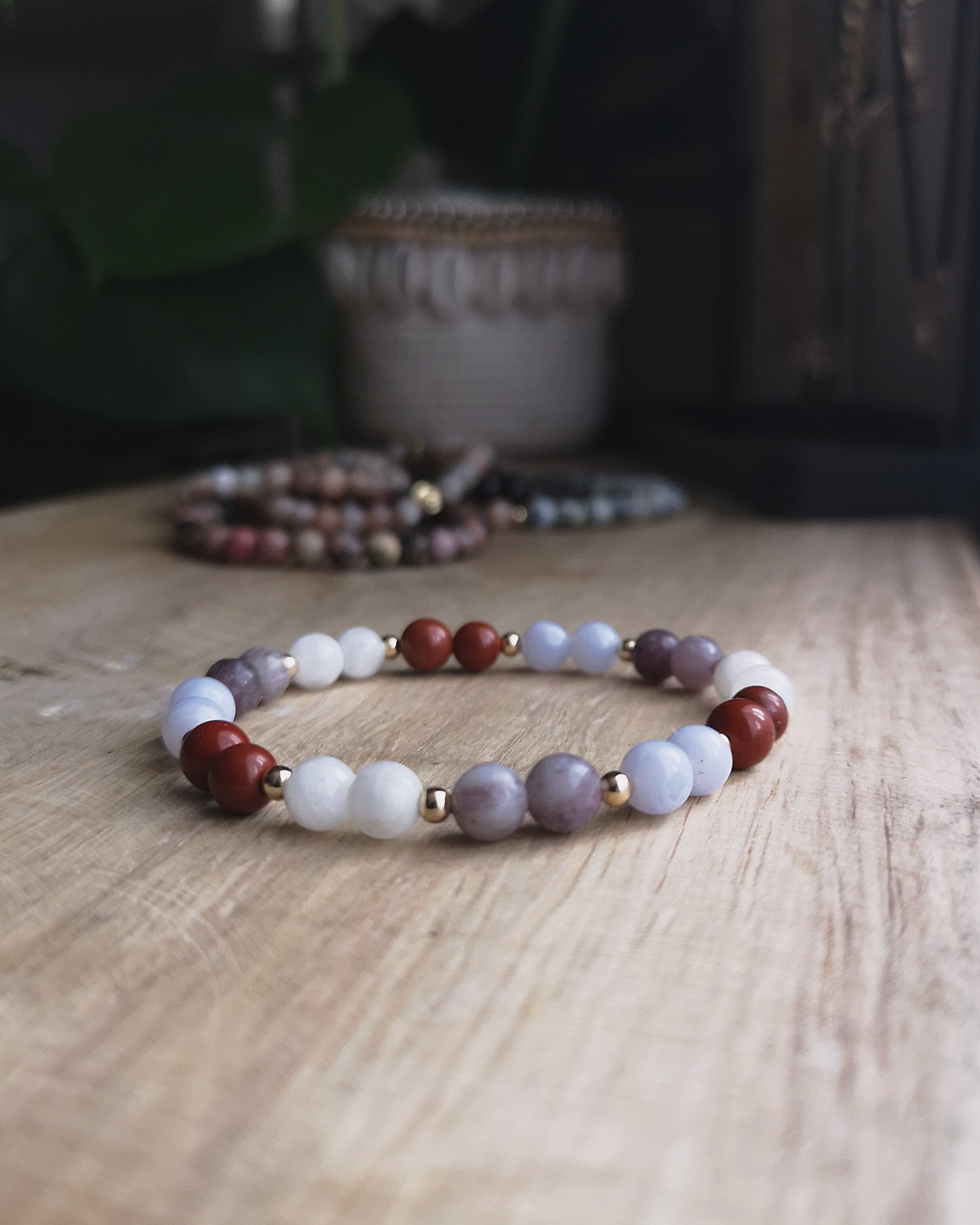 Bracelet Ménopause - Lépidolite, Calcédoine, Pierre de Lune & Jaspe Rouge