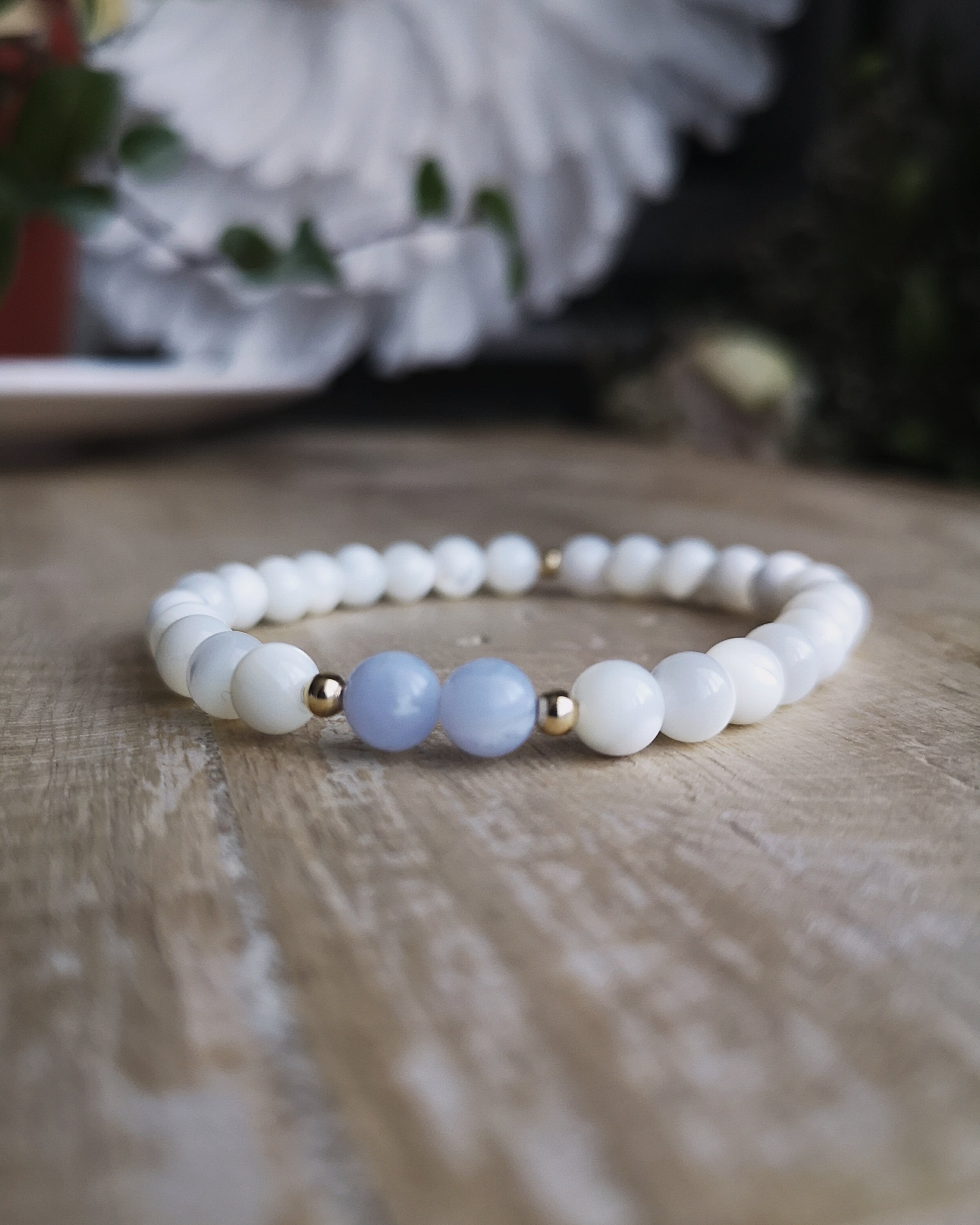 Bracelet Angèle - Nacre & Calcédoine Bleue